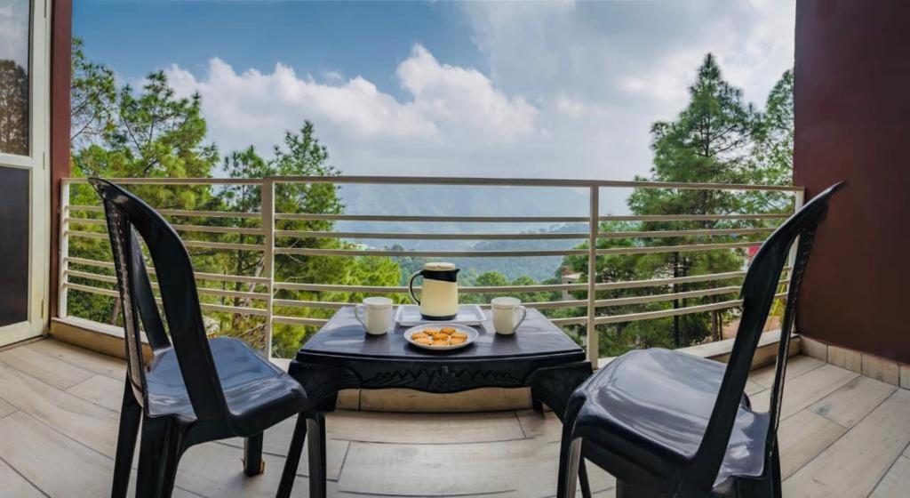 Hillcrest Heights Bed and Breakfast Kasauli Buitenkant foto