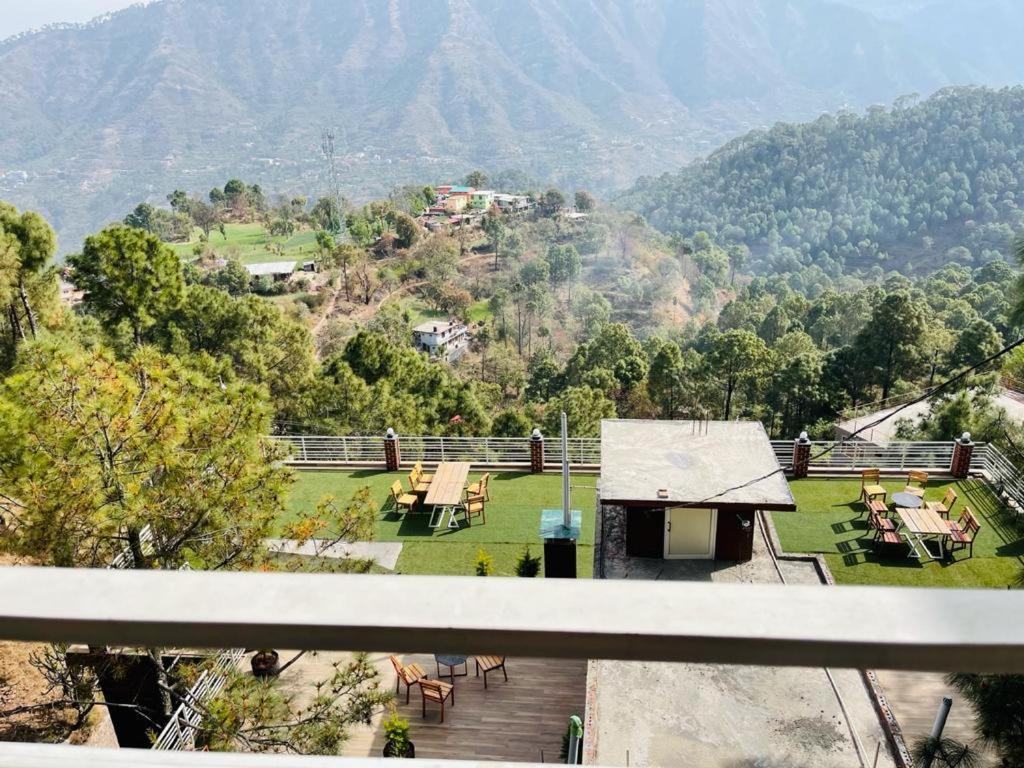 Hillcrest Heights Bed and Breakfast Kasauli Buitenkant foto