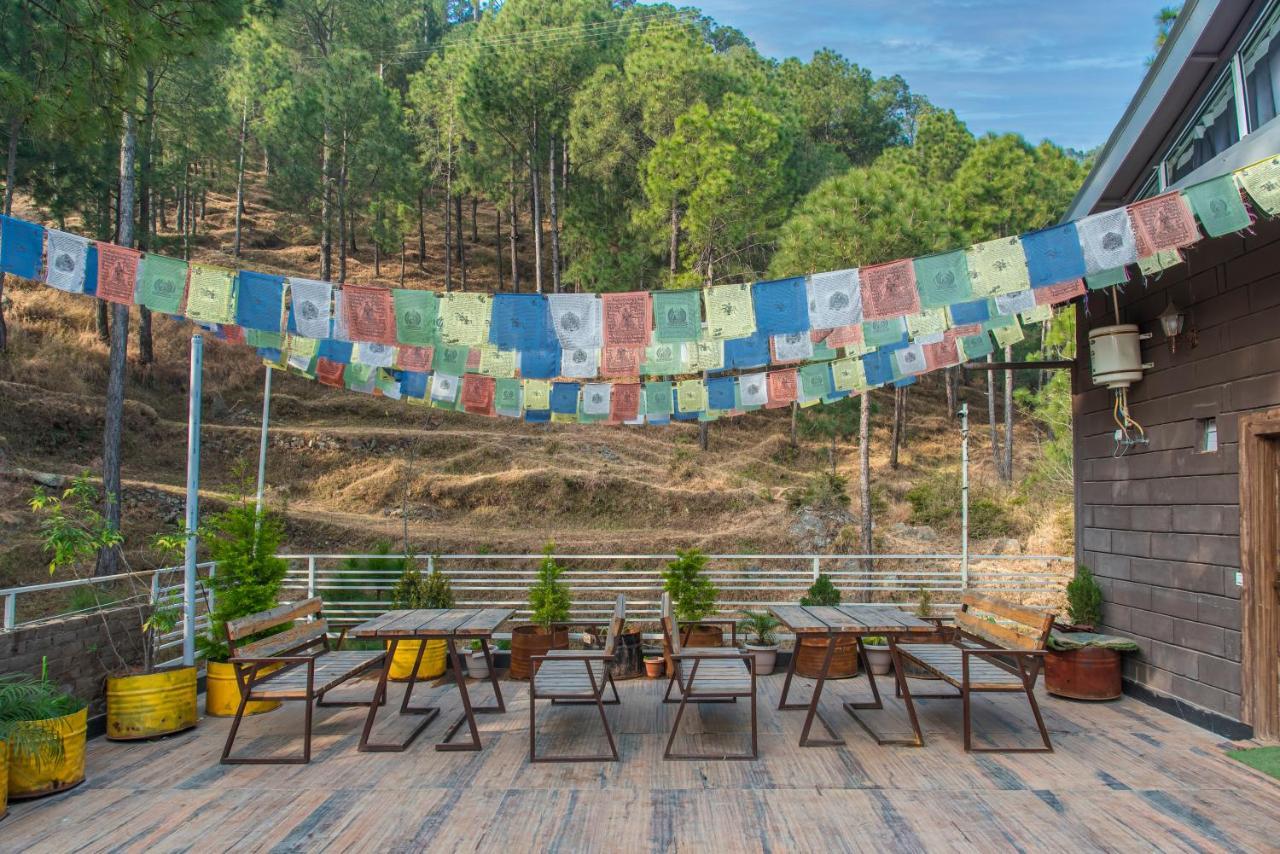 Hillcrest Heights Bed and Breakfast Kasauli Buitenkant foto