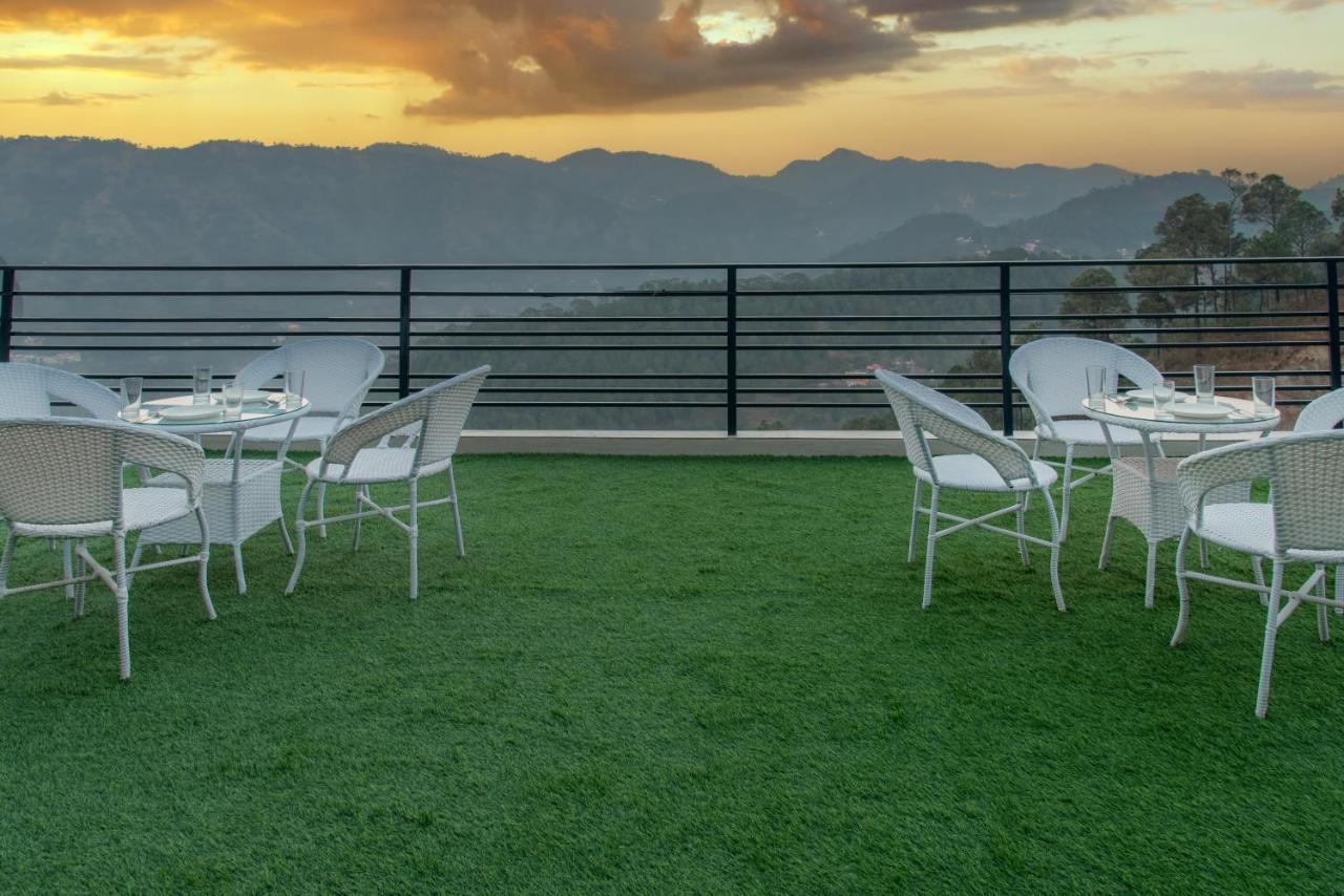 Hillcrest Heights Bed and Breakfast Kasauli Buitenkant foto