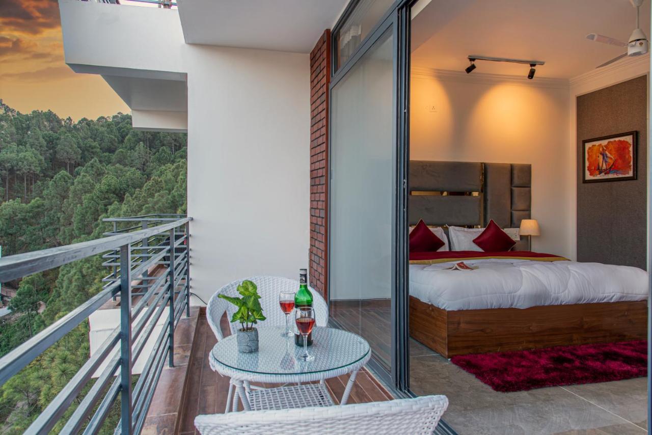 Hillcrest Heights Bed and Breakfast Kasauli Buitenkant foto