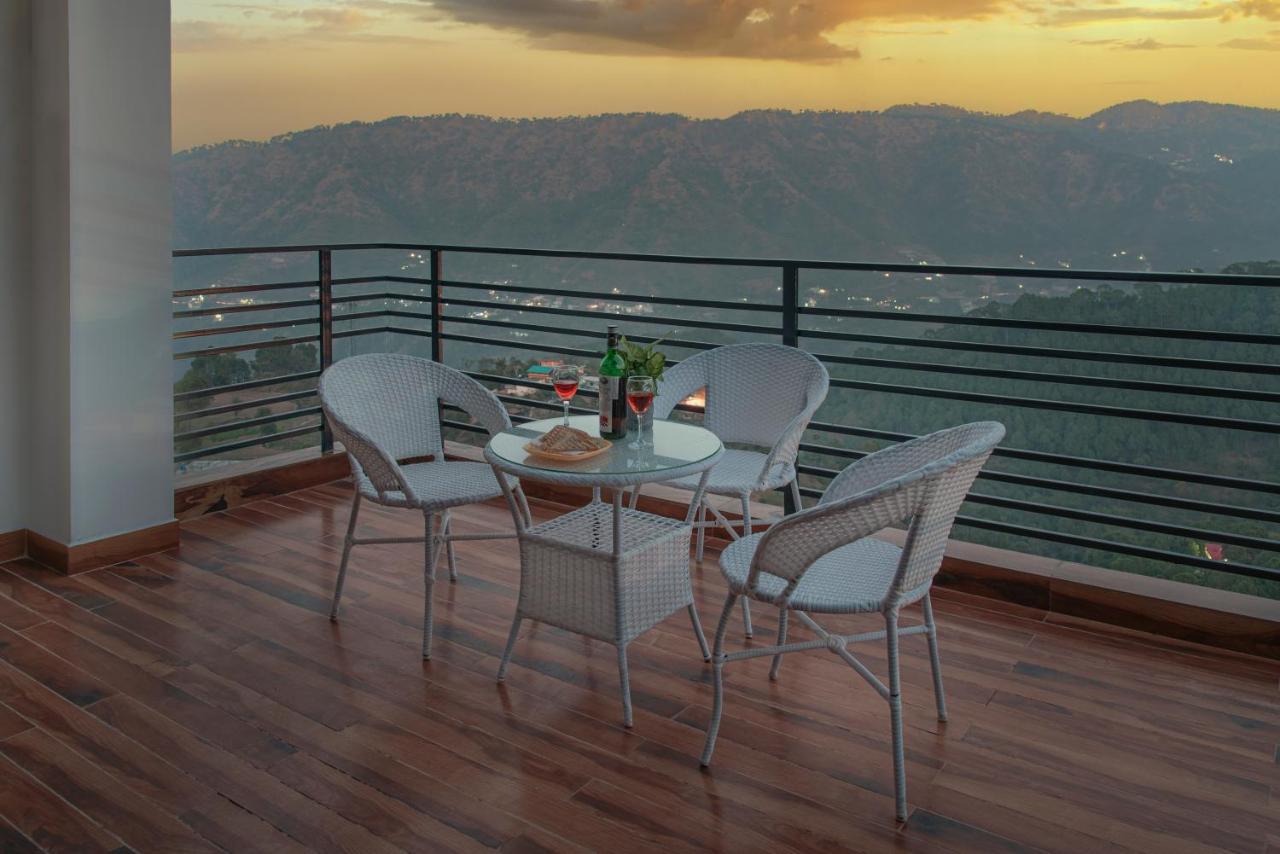 Hillcrest Heights Bed and Breakfast Kasauli Buitenkant foto