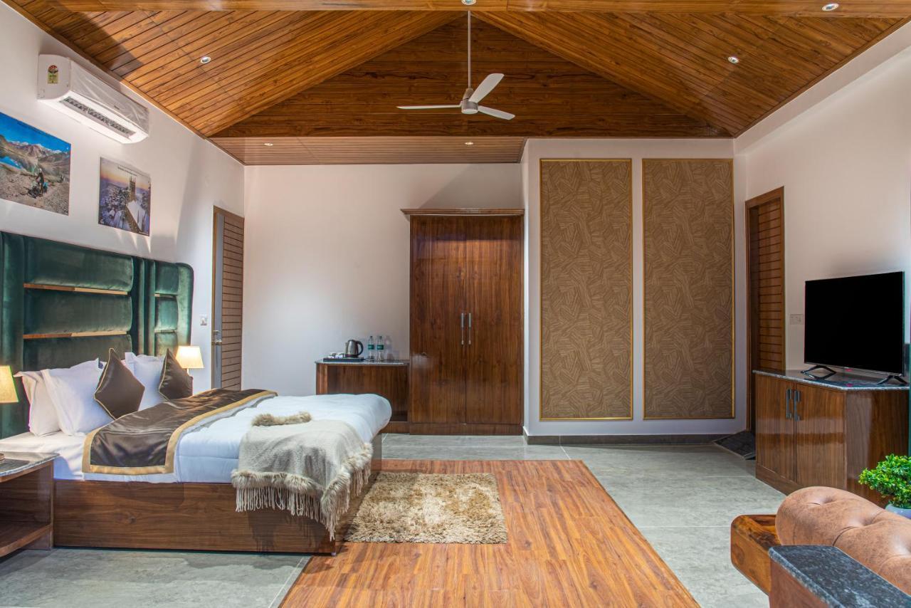 Hillcrest Heights Bed and Breakfast Kasauli Buitenkant foto