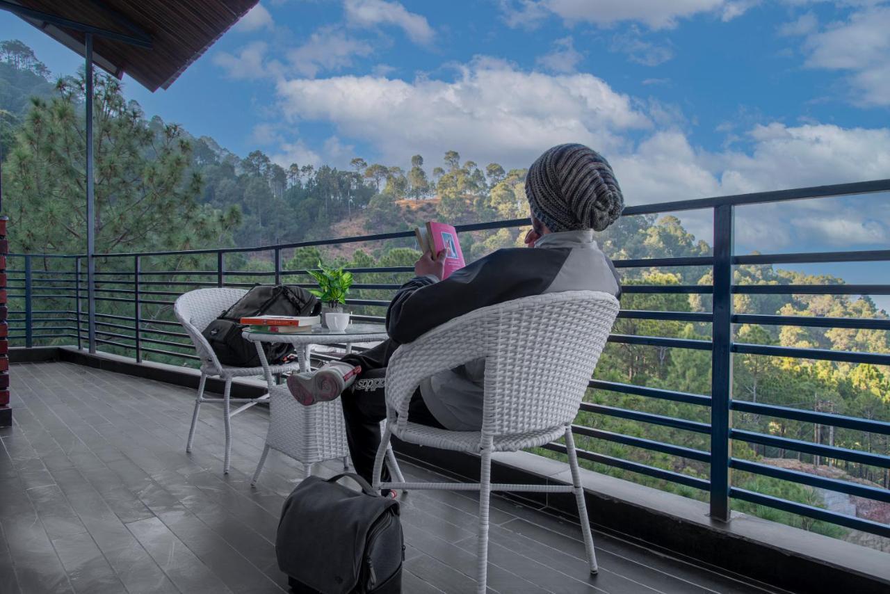 Hillcrest Heights Bed and Breakfast Kasauli Buitenkant foto